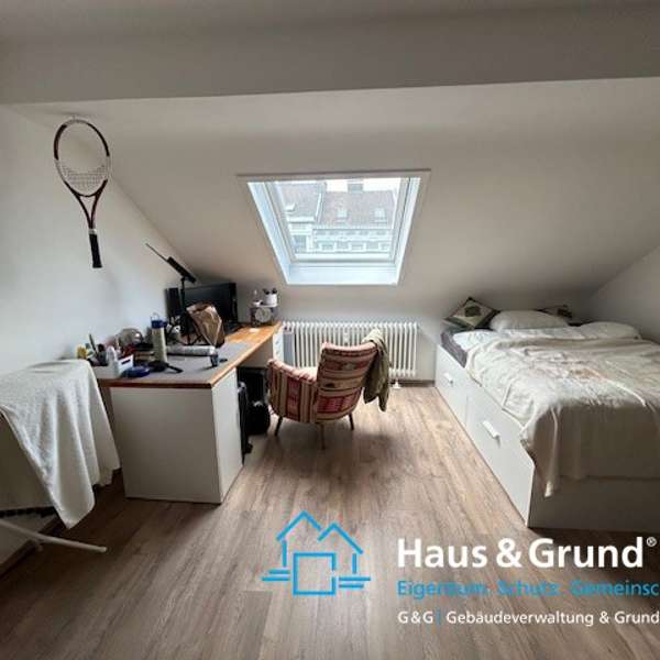 *** Attraktives u. solides Mehrfamilienhaus - mit Garagen - Aachener Innenstadt ***
