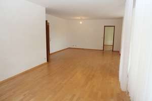 Entspannen auf Riesenbalkon: 4-Zimmer-Wohnung in Kassel-Kirchditmold. Provisionsfrei - ohne Makler – Die vollständige Adresse der Immobilie erhältst du vom Anbieter., 34130 Kirchditmold, Kassel – Vorschaubild 10