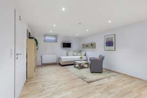 Einziehen & Wohlfühlen! Zukunftssicheres Luxusanwesen mit 7 Zi., Solaranlage, Pool, Garage/Carport – Die vollständige Adresse der Immobilie erhältst du vom Anbieter., 14089 Kladow, Berlin – Vorschaubild 18