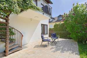 Tolles Einfamilienhaus mit großer Einliegerwohnung – Die vollständige Adresse der Immobilie erhältst du vom Anbieter., 71034 Böblingen – Vorschaubild 2
