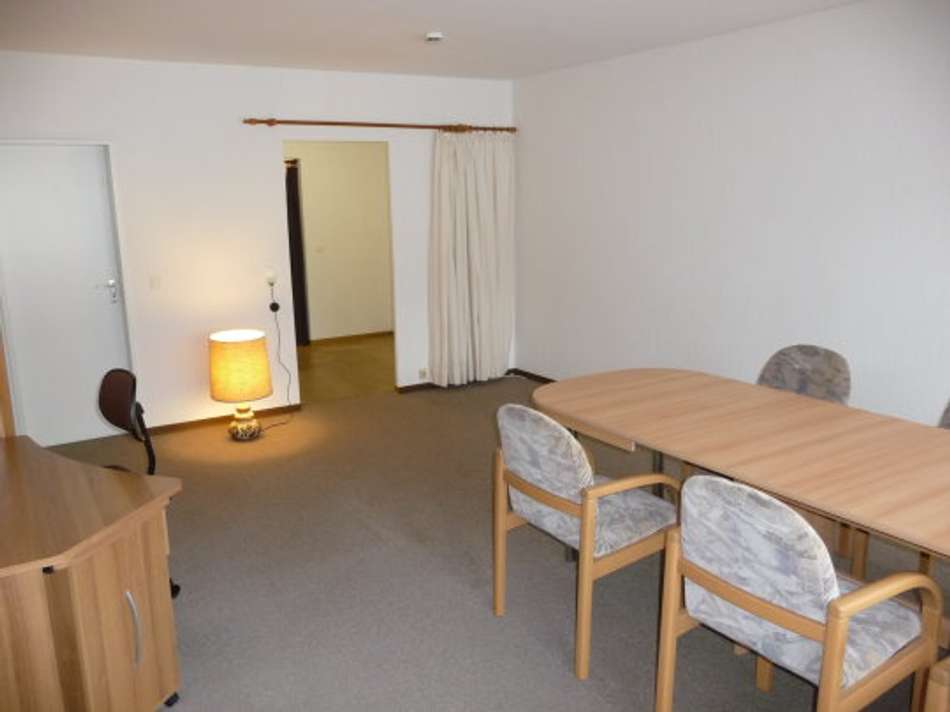 Wohn- u. Schlafzimmer Bild 3