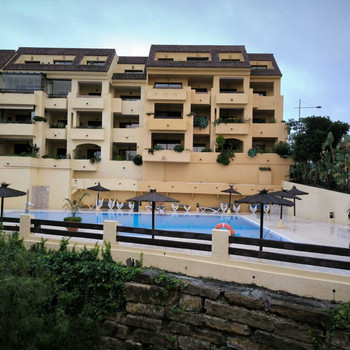 Geräumige 2-Schlafzimmer-Wohnung mit Frontalblick auf das Meer