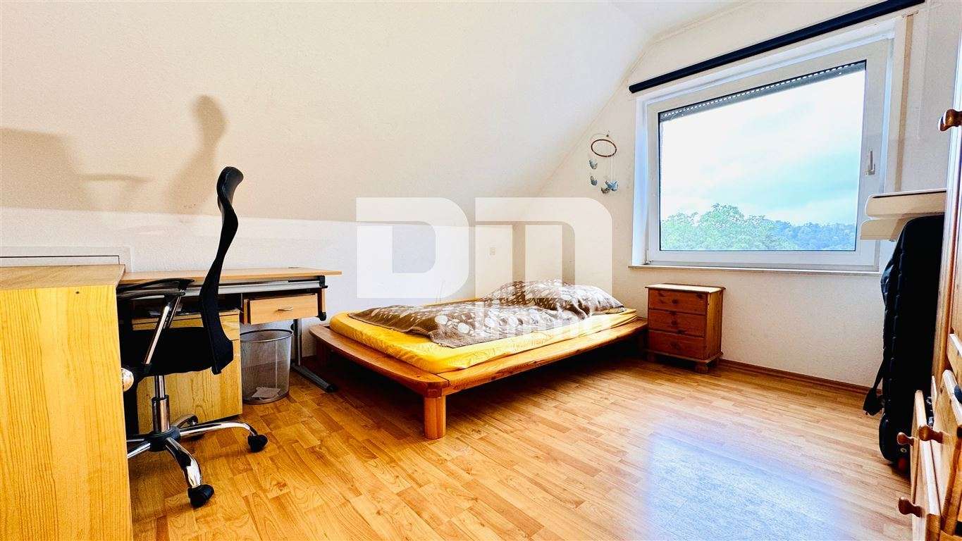 Immobilie in Bad Karlshafen - Modernisiertes Einfamilienhaus mit Einliegerwohnung, Wintergarten, Sauna und 2 Garagen - Bild 3