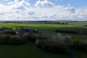 Vielseitiges Wohnjuwel: Haus mit zwei Einliegerwohnungen, Vollkeller & geräumiger Doppelgarage & Ca – Die vollständige Adresse der Immobilie erhältst du vom Anbieter., 38446 Reislingen, Wolfsburg – Vorschaubild 3