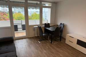 Teilmöblierte, Helle 3-Zimmer Wohnung mit Balkon im 4. OG in München-Am Hart – Paracelsusstraße 22, 80939 Am Hart, München – Vorschaubild 9