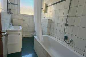Frisch renovierte 2-Zimmer-Wohnung mit Balkon – Hell, modern und bezugsfrei. – Freiligrathstr. 9, 47799 Cracau, Krefeld – Vorschaubild 3