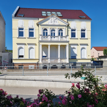 schöne 3 Zimmer Dachgeschoßwohnung nähe Bahnhof