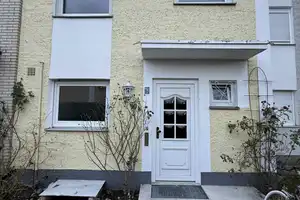 Reihenmittelhaus mit 4 Zimmern sucht neuen Besitzer – Wolfshorst 40b, 13591 Berlin – Vorschaubild 2