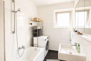 Stilvolle 3-Zimmer-Wohnung mit Balkon in begehrter Lage von Düsseldorf-Oberkassel – Die vollständige Adresse der Immobilie erhältst du vom Anbieter., 40545 Oberkassel, Düsseldorf – Vorschaubild 10