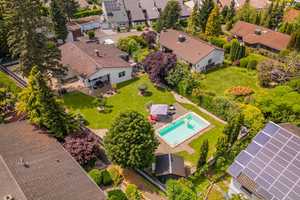 TRAUMLIEGENSCHAFT - Charmanter Bungalow mit großem Grundstück und Pool in bester Lage von Talheim – Heilbronn (Kreis) – Vorschaubild 7