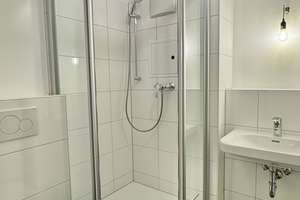 Lichtdurchflutete  Dachgeschoss-Maisonette-Galerie-Wohnung mit 5 Zimmer, Loggia, 3 Bäder und Kamin – Robert-Stolz-Str. 15, 40470 Mörsenbroich, Düsseldorf – Vorschaubild 20