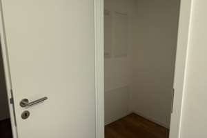Perfekte 4-Zimmer-Wohnung für Familien mit Einbauküche, Loggia und Keller inklusive!  – Biedenkopfer Straße 52, 13507 Tegel, Berlin – Vorschaubild 5