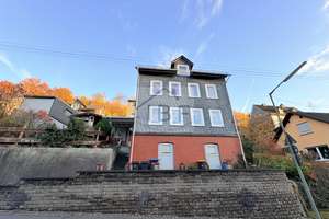 Zweifamilienhaus mit Potenzial – ideal für Kapitalanleger oder Eigennutzer – Die vollständige Adresse der Immobilie erhältst du vom Anbieter., 57080 Gosenbach, Siegen – Vorschaubild 3