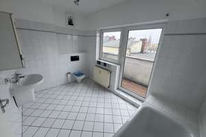 Gelegenheit - nur 3.750,- €/qm!!! - Großzügige & moderne 1-Zi.-Dachgeschoßwohnung mit Panoramablick! – Die vollständige Adresse der Immobilie erhältst du vom Anbieter., 13585 Spandau (Ortsteil), Berlin – Vorschaubild 9