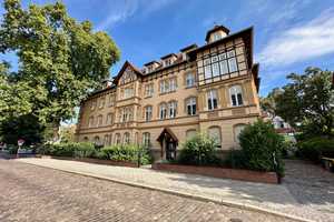 Herrschaftliche Gründerzeitwohnung mit Balkon, Parkett, EBK (optional) u. Stuck in bester Wohnlage – Goethestraße 39, 39108 Magdeburg – Vorschaubild 2