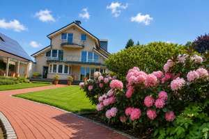 Exklusive Familienvilla mit parkähnlichem Garten und Einliegerwohnung – Die vollständige Adresse der Immobilie erhältst du vom Anbieter., 46238 Batenbrock, Bottrop – Vorschaubild 3