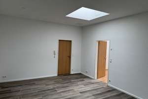 2 Räume inclusive  einer 25 qm kleinen Halle! Wohnen und arbeiten! – Geestemünder Straße 3, 28219 Walle (Ortsteil), Bremen – Vorschaubild 3