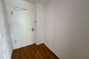Mittendrin, die Spree im Blick: 2 Zimmer Wohnung am Ostbahnhof! – Stralauer Platz 35, 10243 Friedrichshain, Berlin – Vorschaubild 2