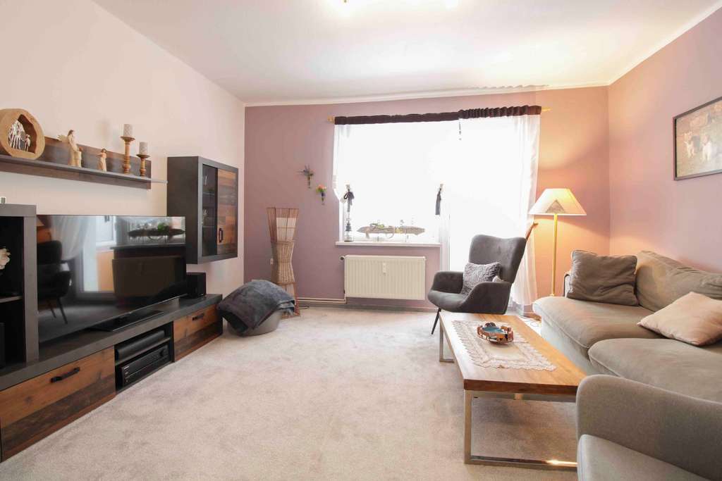 Immobilie in Rheinsberg - Möbliert & bezugsfrei: 3-Zi.-Eigentumswohnung im 1. OG mit Balkon & Keller in Rheinsberg - Bild 1