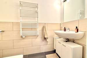 Erdgeschosswohnung mit Terrasse - Wenige Gehminuten vom Maternusplatz und Rhein entfernt – Die vollständige Adresse der Immobilie erhältst du vom Anbieter., 50996 Rodenkirchen (Ortsteil), Köln – Vorschaubild 7