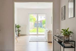 Exklusiv saniertes Gartenhaus ca. 150qm WFL, 3 Schlafzimmer, schöne Terrasse etc. – Bahnstraße 34, 41069 Westend, Mönchengladbach – Vorschaubild 1