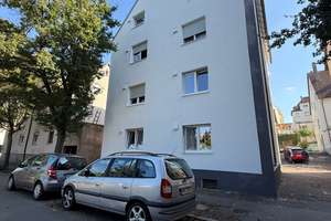 Moderne 4 - Zimmer Wohnung in kernsaniertem Mehrfamilienhaus