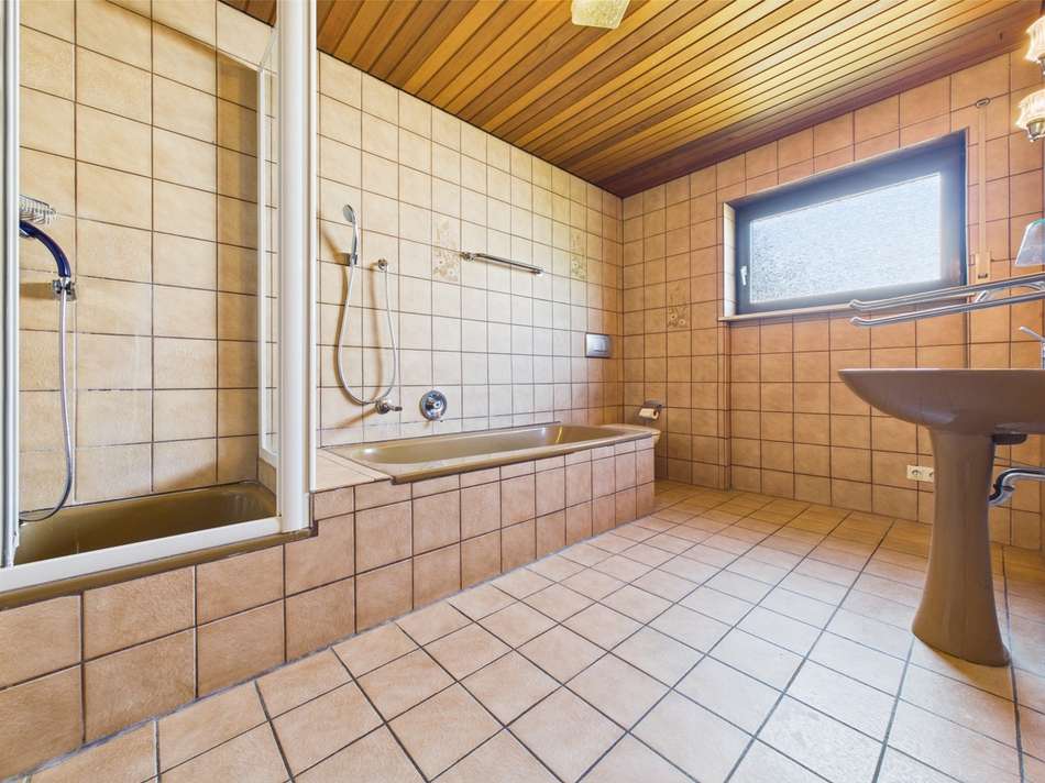 Badezimmer EG