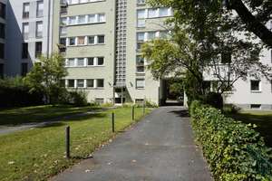 Bezugsfreie  2-Zimmer-Wohnung mit Balkon und neuer EBK – Ostpreußendamm 77b, 12207 Lichterfelde, Berlin – Vorschaubild 2