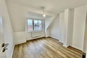 Geschichte und Geschichten - Außergewöhnliche 2-Zimmer-Wohnung am Fischereihafen. – 23570 Travemünde, Lübeck – Vorschaubild 2