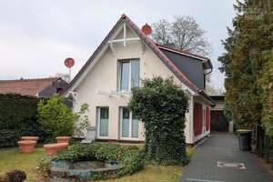 Platz zum Leben: Einfamilienhaus mit Garten in Berlin-Adlershof – Die vollständige Adresse der Immobilie erhältst du vom Anbieter., 12489 Adlershof, Berlin – Vorschaubild 3