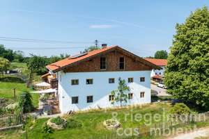 Ökologisch saniertes Bauernhaus mit 360 m² Wohnfläche, Ausbaureserve und eigenem Wald im Chiemgau – Die vollständige Adresse der Immobilie erhältst du vom Anbieter., 83547 Babensham – Vorschaubild 4