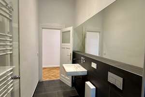 HOCHWERTIG SANIERTER, ELEGANTER STUCKALTBAU MIT GROSSER TERRASSE ZUM RUHIGEN INNENHOF – Trautenaustrasse 8, 10717 Wilmersdorf, Berlin – Vorschaubild 23
