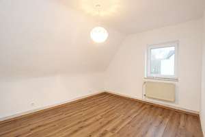Charmante 3-Zimmer-Dachgeschosswohnung in Kassel-Harleshausen – Zum Feldlager 2, 34128 Harleshausen, Kassel – Vorschaubild 9