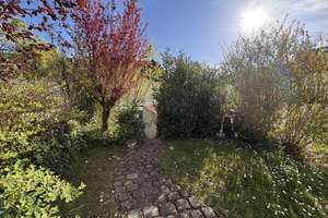 Schönes Reihenmittelhaus mit Garten
in Wiesbaden-Sonnenberg Heidestock – Die vollständige Adresse der Immobilie erhältst du vom Anbieter., 65191 Sonnenberg, Wiesbaden – Vorschaubild 1