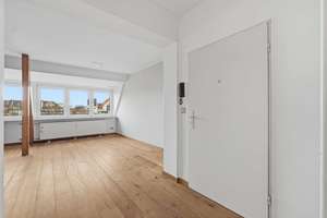 Ihr neues Zuhause über den Dächern von Düsseldorf-Pempelfort am Kolpingplatz – Die vollständige Adresse der Immobilie erhältst du vom Anbieter., 40477 Pempelfort, Düsseldorf – Vorschaubild 3