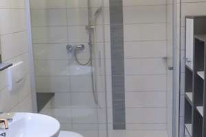 DAS GLÜCK hat ein ZUHAUSE! - gemütliche 2-Zi.- WE im 2.OG mit EBK!!! + DUSCHE & BALKON! – Jößnitzer Straße 88a, 8525 Reißiger Vorstadt, Plauen – Vorschaubild 6