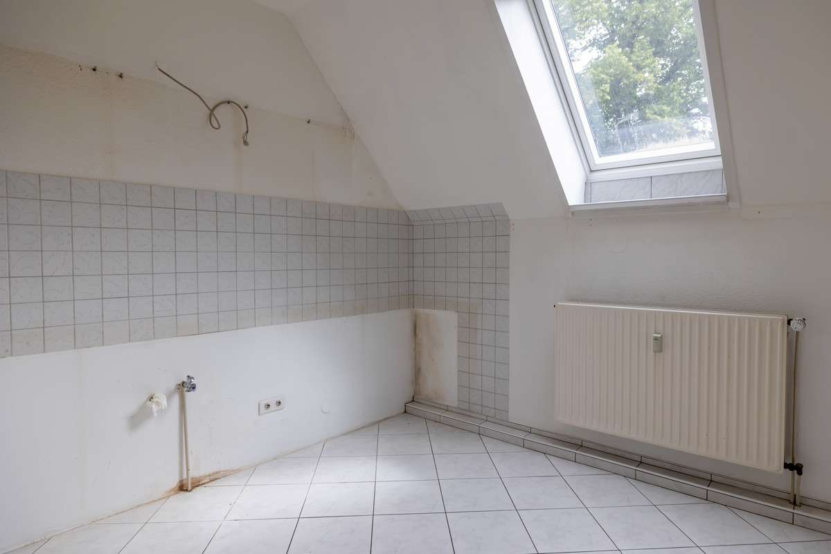 Immobilie in Ganderkesee - *** RIESIGE WOHNUNG - eigener DACHBODEN - eigener KELLER - eigenes TREPPENHAUS - DACHTERRASSE *** - Bild 3