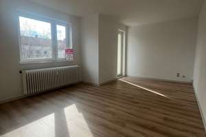 Lichtdurchflutete 3-Zimmer-Wohnung mit Balkon in gepflegtem Mehrfamilienhaus in Gebhardshagen
