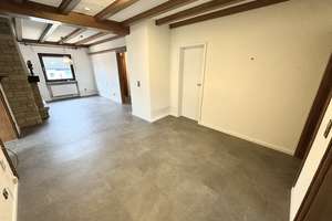 Großzügiges Einfamilienhaus mit großem Potenzial in ansprechender Lage – Die vollständige Adresse der Immobilie erhältst du vom Anbieter., 56235 Ransbach-Baumbach – Vorschaubild 9
