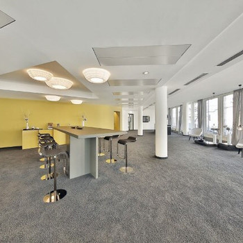 STOCK - Modern | hell | Maximilianstraße