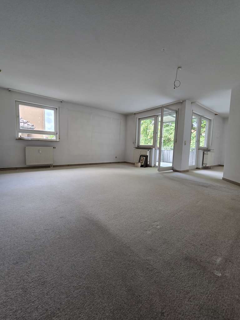 Schön 3-4 Zimmer Wohnung in Reutlinger Ost-Stadt