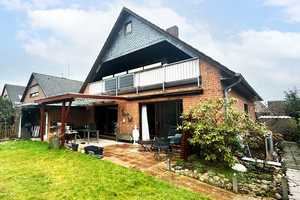 Charmantes Einfamilienhaus mit Garten – Ihr neues Zuhause in ruhiger Wohnlage – Lerchenstraße 24a, 22946 Stormarn (Kreis) – Vorschaubild 1