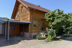 Wohnen wie im Urlaub - in massiver Bauweise gebautes Holzhaus im schönen Weinort Ellerstadt – Die vollständige Adresse der Immobilie erhältst du vom Anbieter., 67158 Ellerstadt – Vorschaubild 4