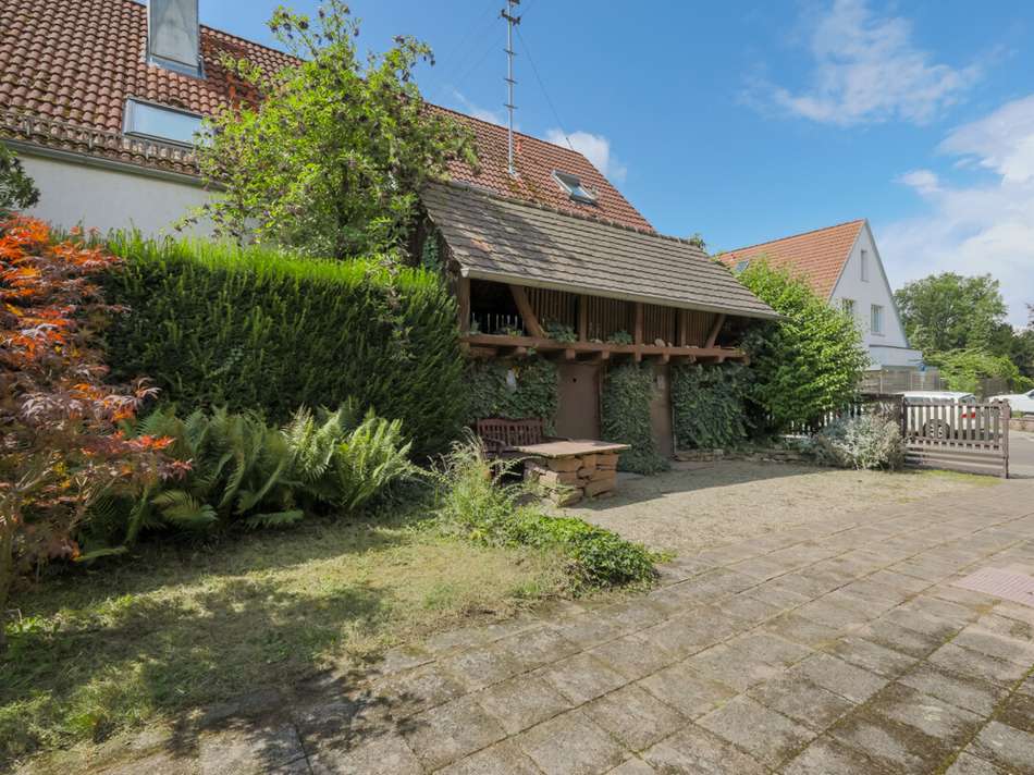 Hof mit Schopf