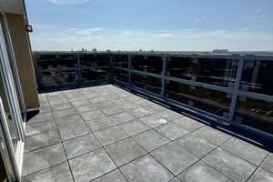 Dachterrasse oder Wintergarten? Beides haben Sie hier mit Elbblick. – Werner-Heisenberg-Straße 24, 39106 Alte Neustadt, Magdeburg – Vorschaubild 2