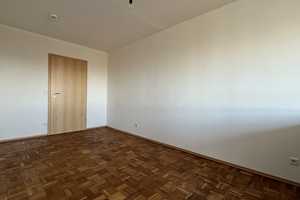 Helle 4-Zimmer-Wohnung mit Panoramablick und großem Balkon direkt am Wöhrder See in Nürnberg – Norikerstraße 19, 90402 Nürnberg – Vorschaubild 7