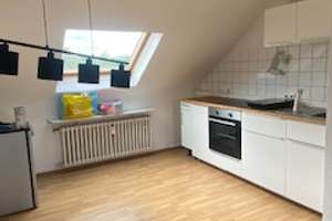 Duisburg - Duissern :  Dachgeschosswohnung mit EBK – Konradinstraße 30, 47058 Duissern, Duisburg – Vorschaubild 3