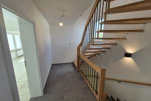 Modernes Einfamilienhaus mit Garten & Wärmepumpe - Energieeffizient und voll saniert in ruhiger Lage – Weserstraße 5, 61206 Wöllstadt – Vorschaubild 2