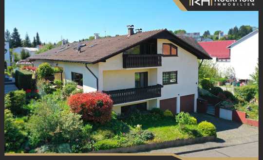 Vielseitiges Zweifamilienhaus mit Potenzial in Grünwettersbach