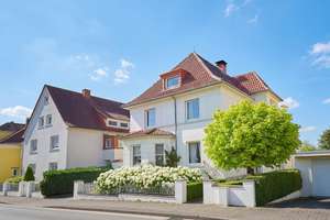 Liebevoll renovierte Stadtvilla mit Garten in zentraler Lage von Detmold – Die vollständige Adresse der Immobilie erhältst du vom Anbieter., 32756 Detmold – Vorschaubild 1